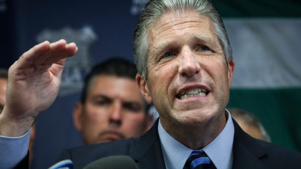 NYPD union files lawsuit seeking to overturn de Blasio’s city employee mandate