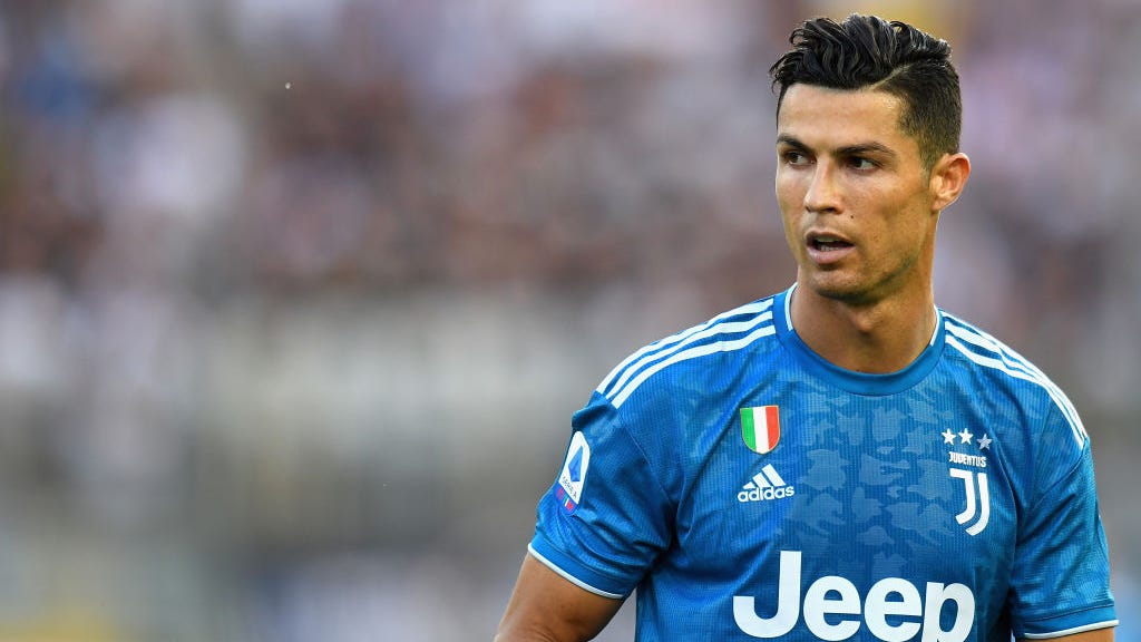 Hijos de Ronaldo Montan en Poni en Vez de Ver Televisión