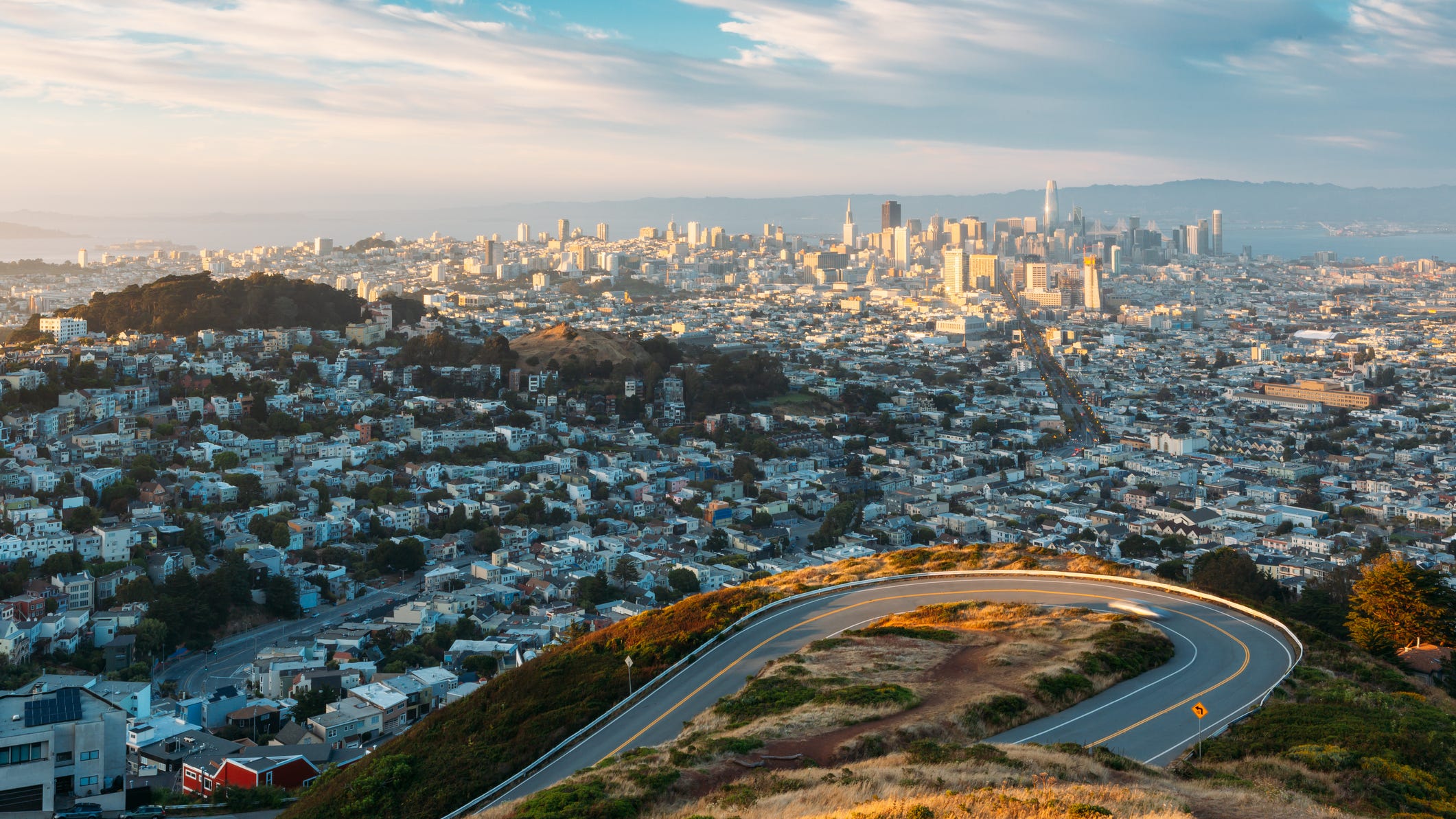 Film crew robbed at gunpoint at San Francisco's Twin Peaks
