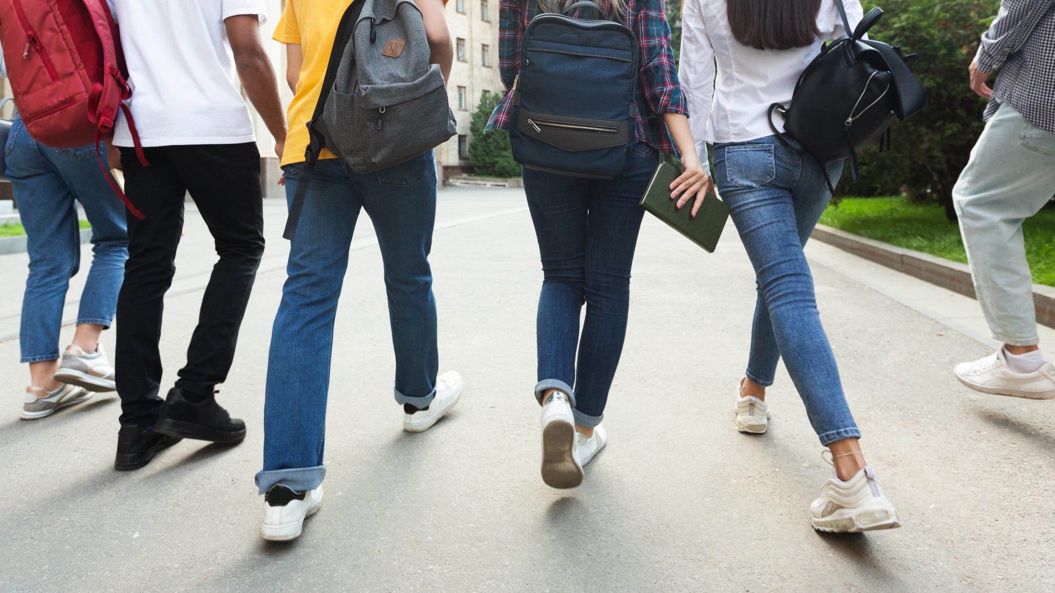 DeSoto ISD banning backpacks for grades 6-12