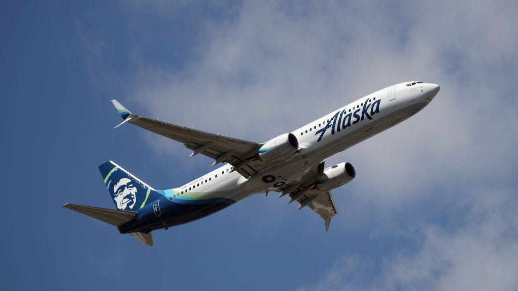 3 hospitalized in San Jose after bad smell is reported on flight