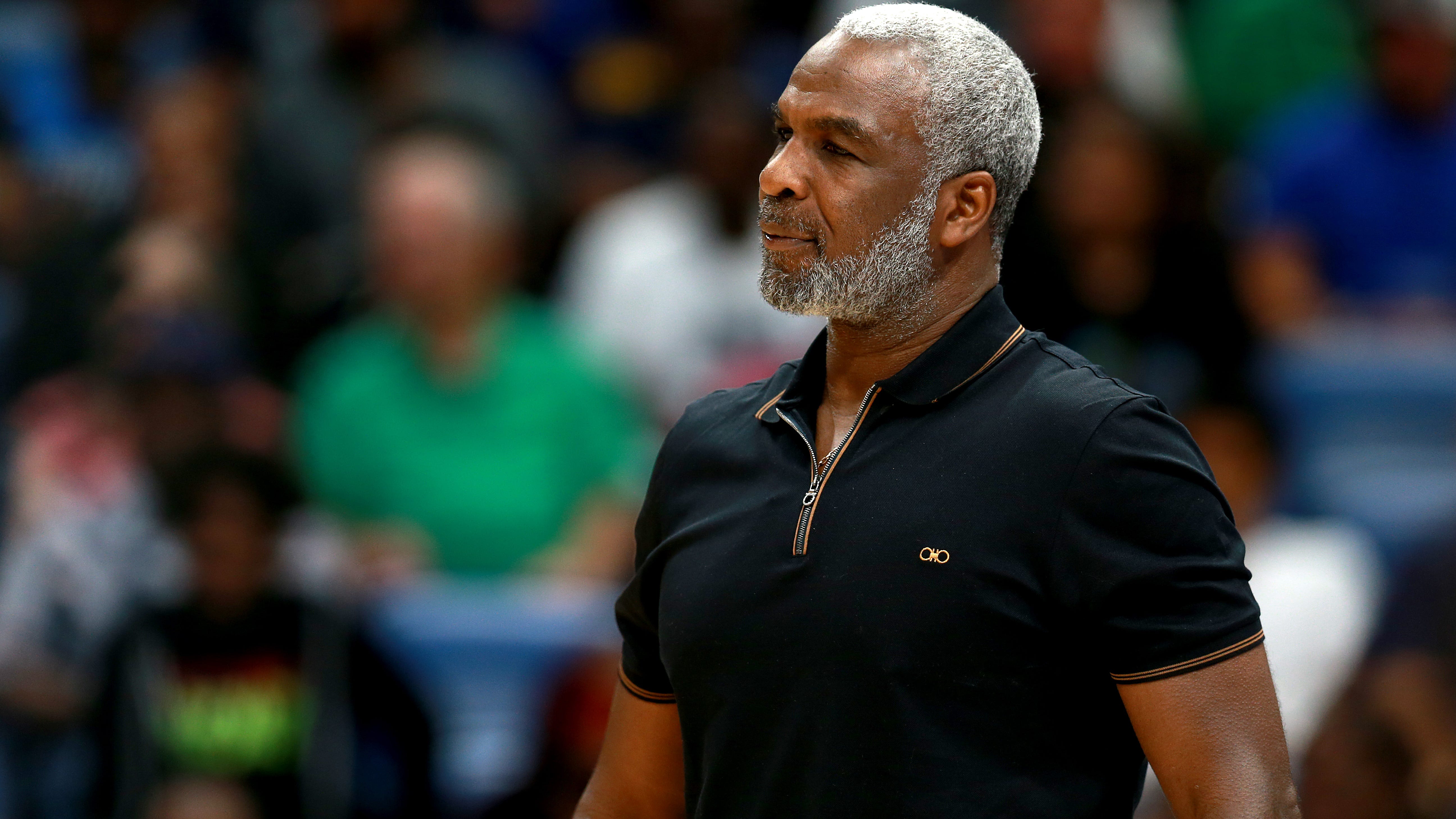 Charles Oakley not surprised by Ewing dust-up: "They don't respect him over there"