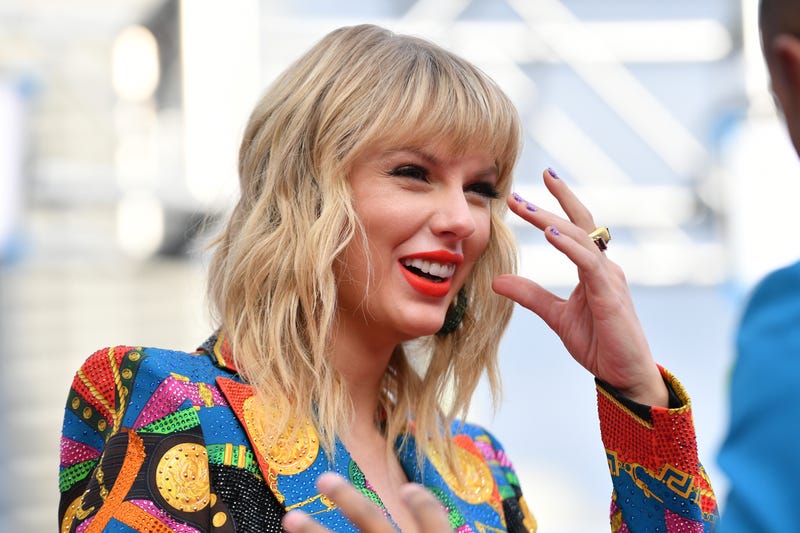 Taylor Swift and Starbucks