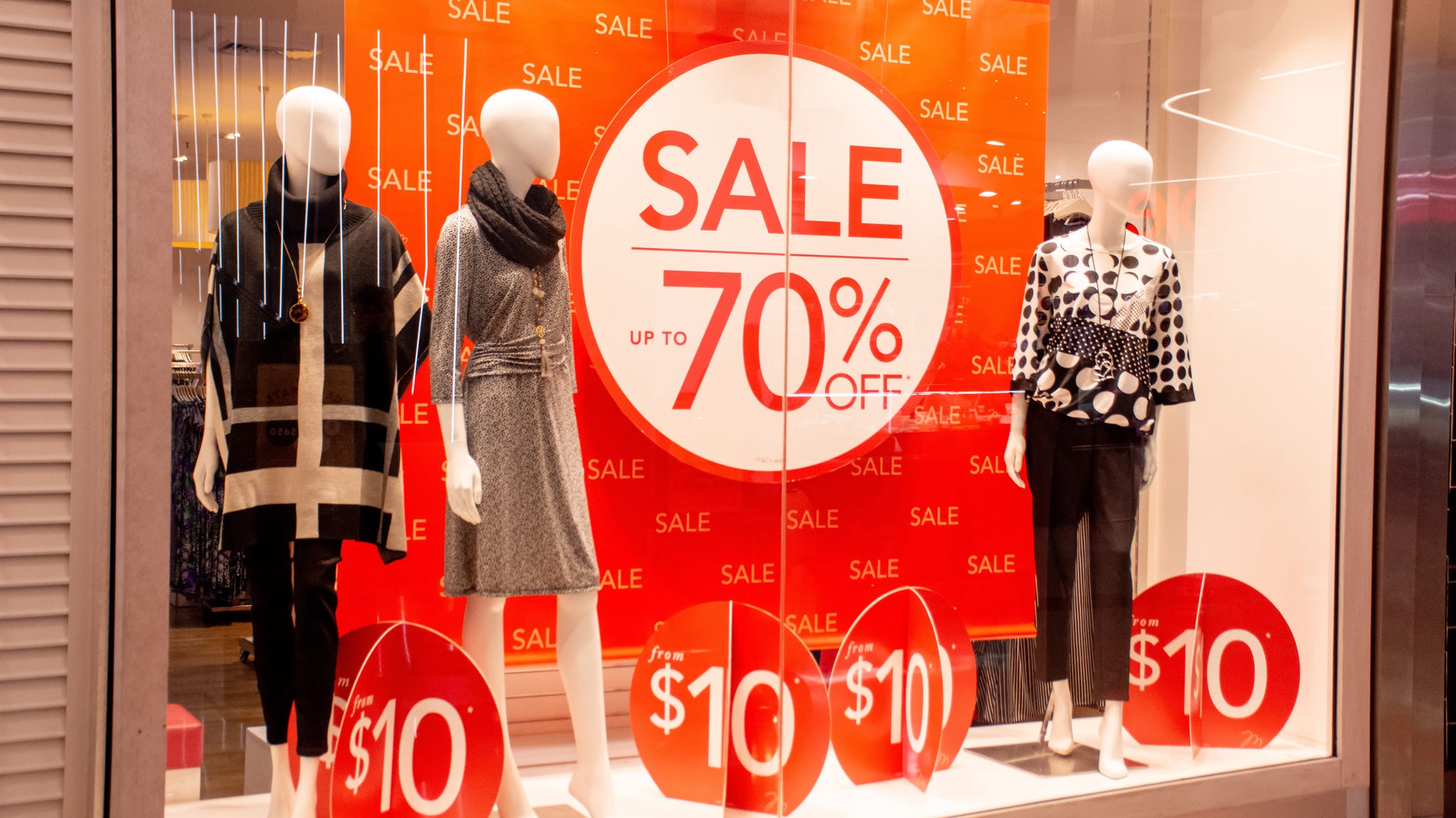 Overstocked stores give big discounts as 'retail armageddon' strikes