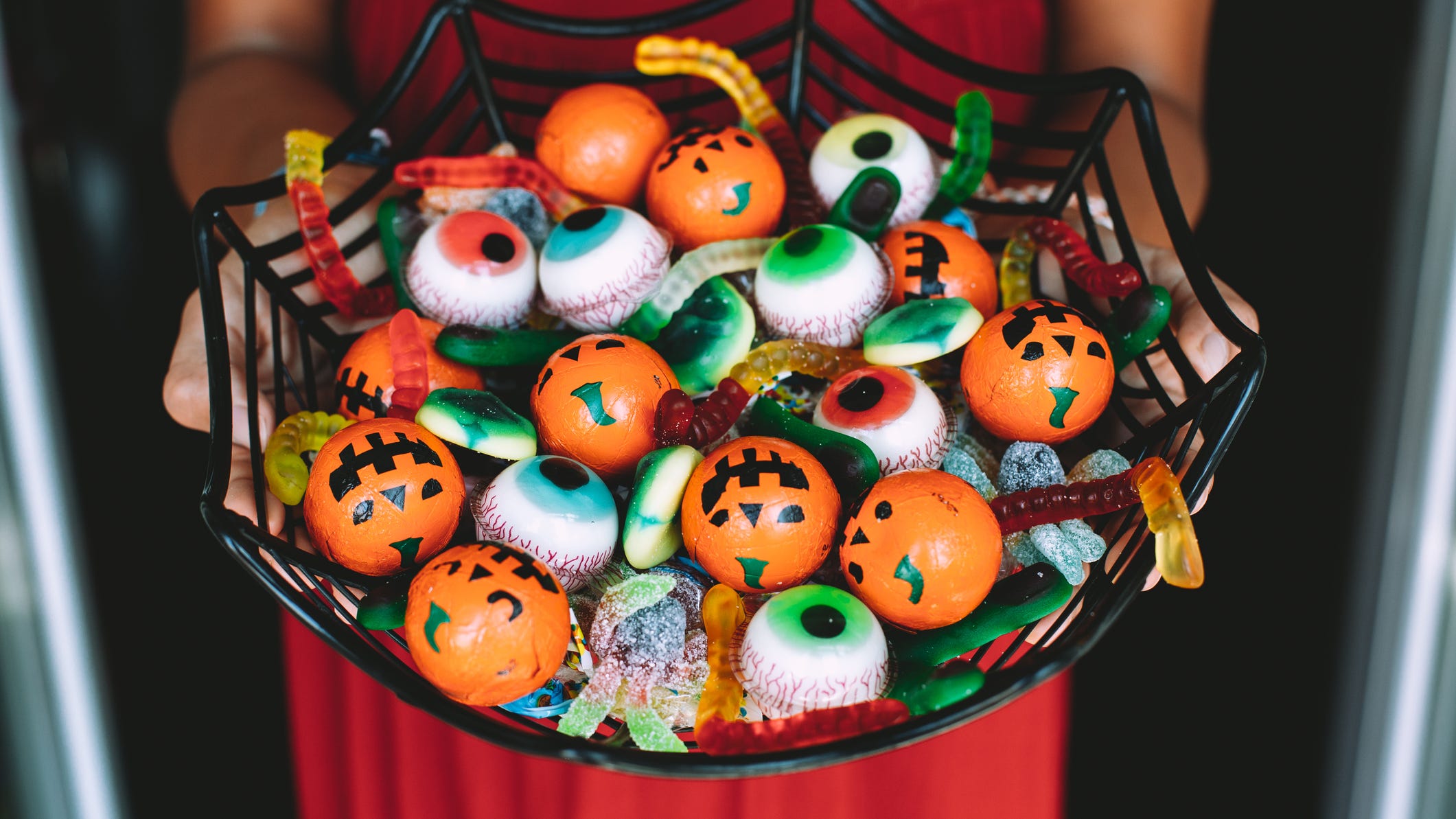 Trick-or-Treat! The 10 best Halloween candy variety packs on Amazon
