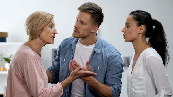 Man calls fiancé “immature” for not letting his mom choose her makeup or wedding dress