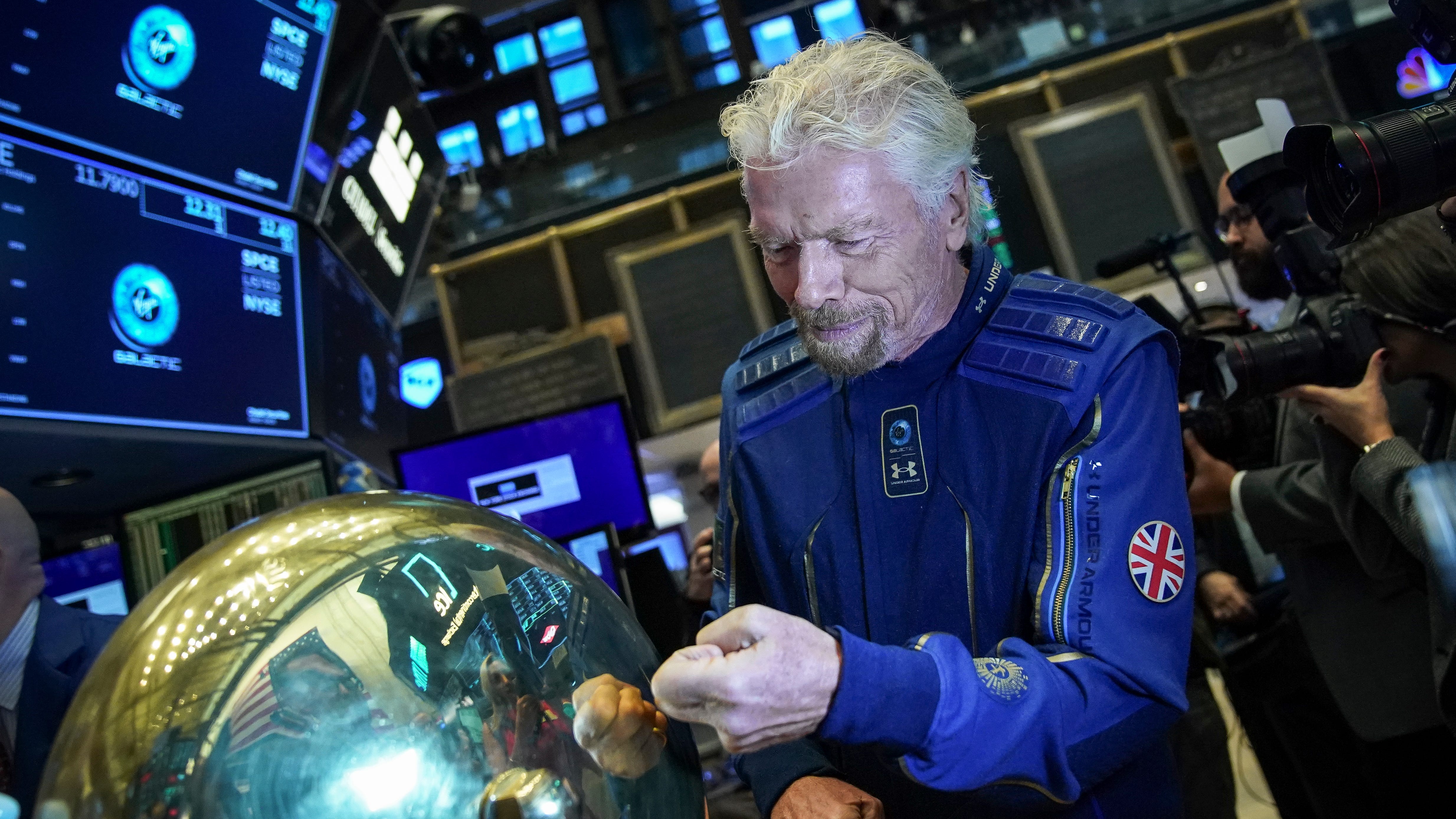 Richard Branson becomes first billionaire in space