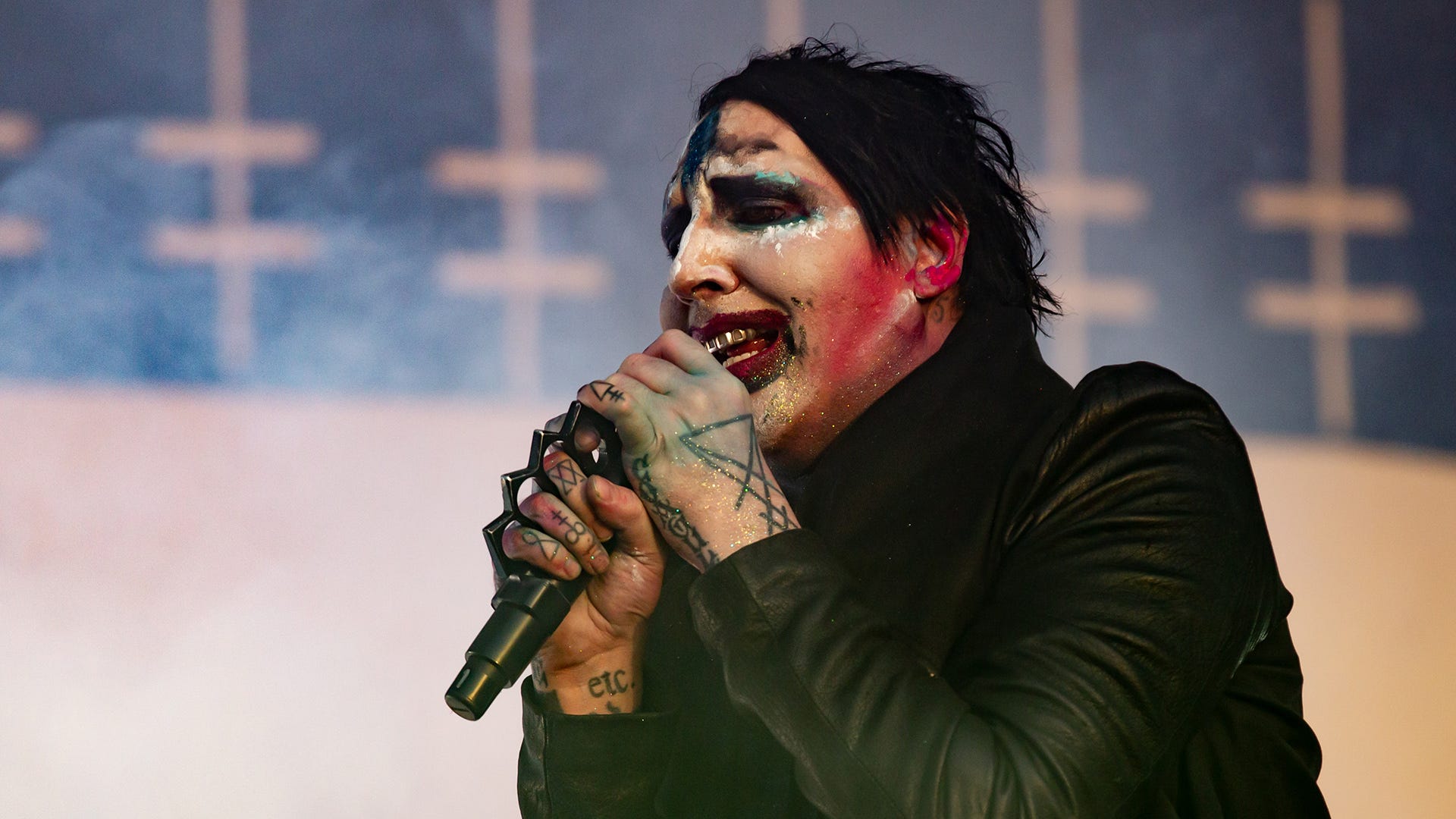 Why a warrant was issued for Marilyn Manson's arrest 