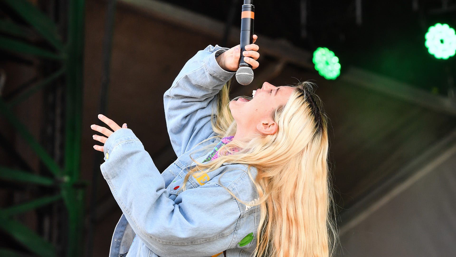 Ashe dances barefoot on broken glass in 'Me Without You' video