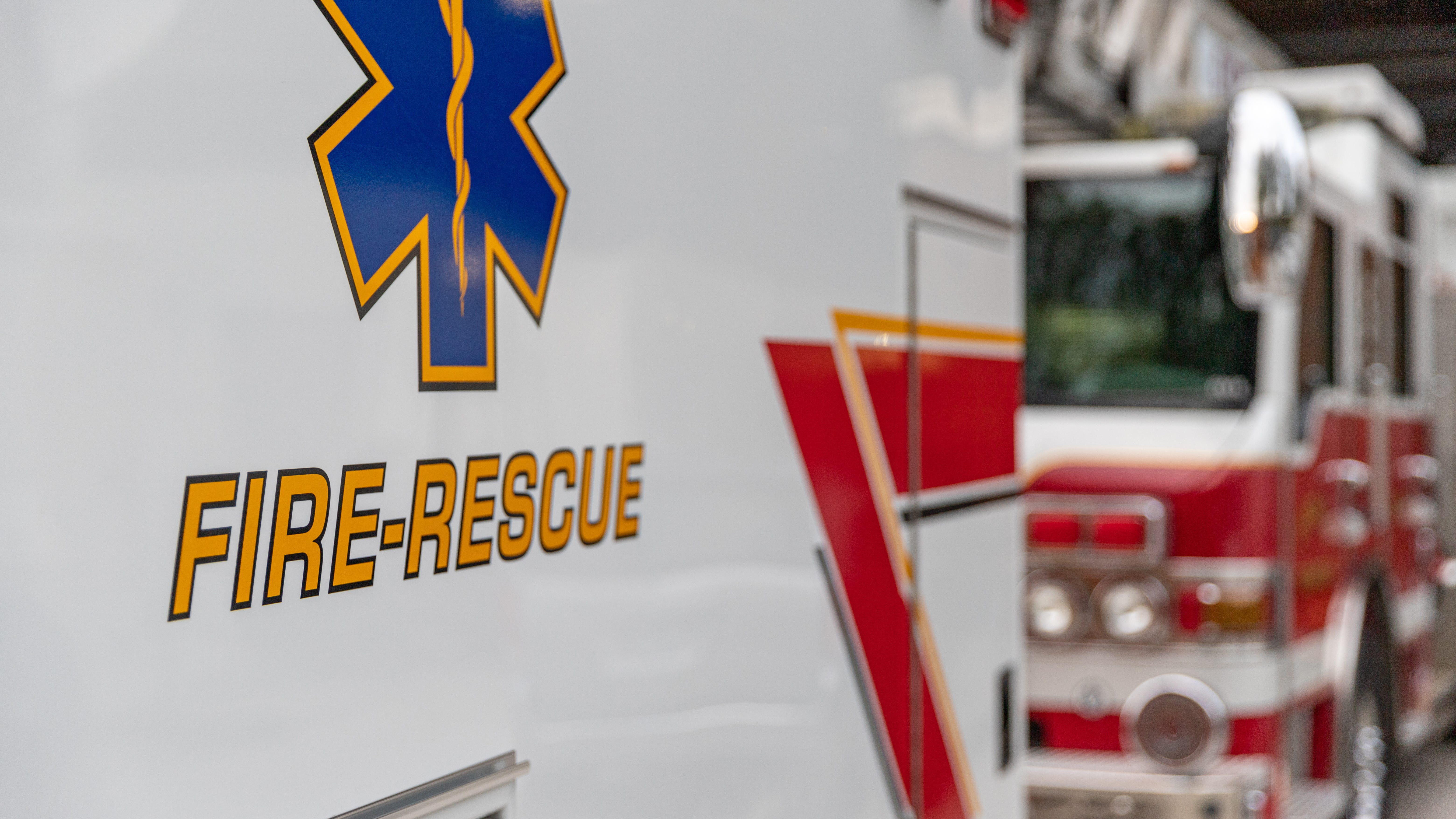 2 toddlers, 1 baby killed when SUV rolls into West Michigan pond