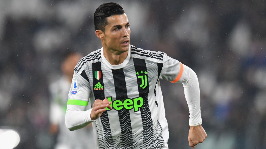 Cristiano Ronaldo mandó su gato en jet privado al veterinario después de accidente