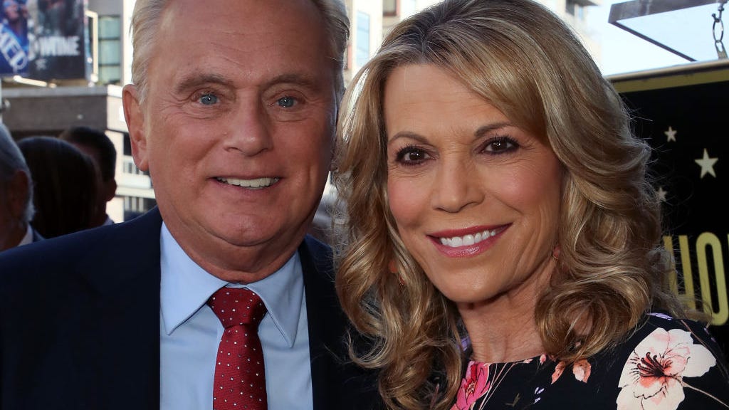 Pat Sajak walks off ‘Wheel of Fortune’ set after Vanna White makes sudden confession: ‘I just can’t’