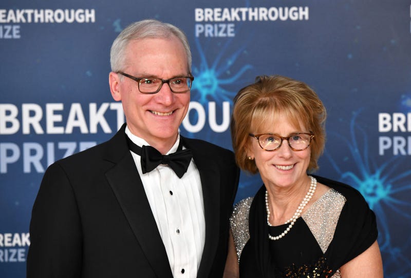 Marc Tessier-Lavigne and Mary Hynes attend the 2020 Breakthrough Prize Red Carpet at NASA Ames Research Center on November 03, 2019 in Mountain View, California. (Photo by Ian Tuttle/Getty Images for Breakthrough Prize )