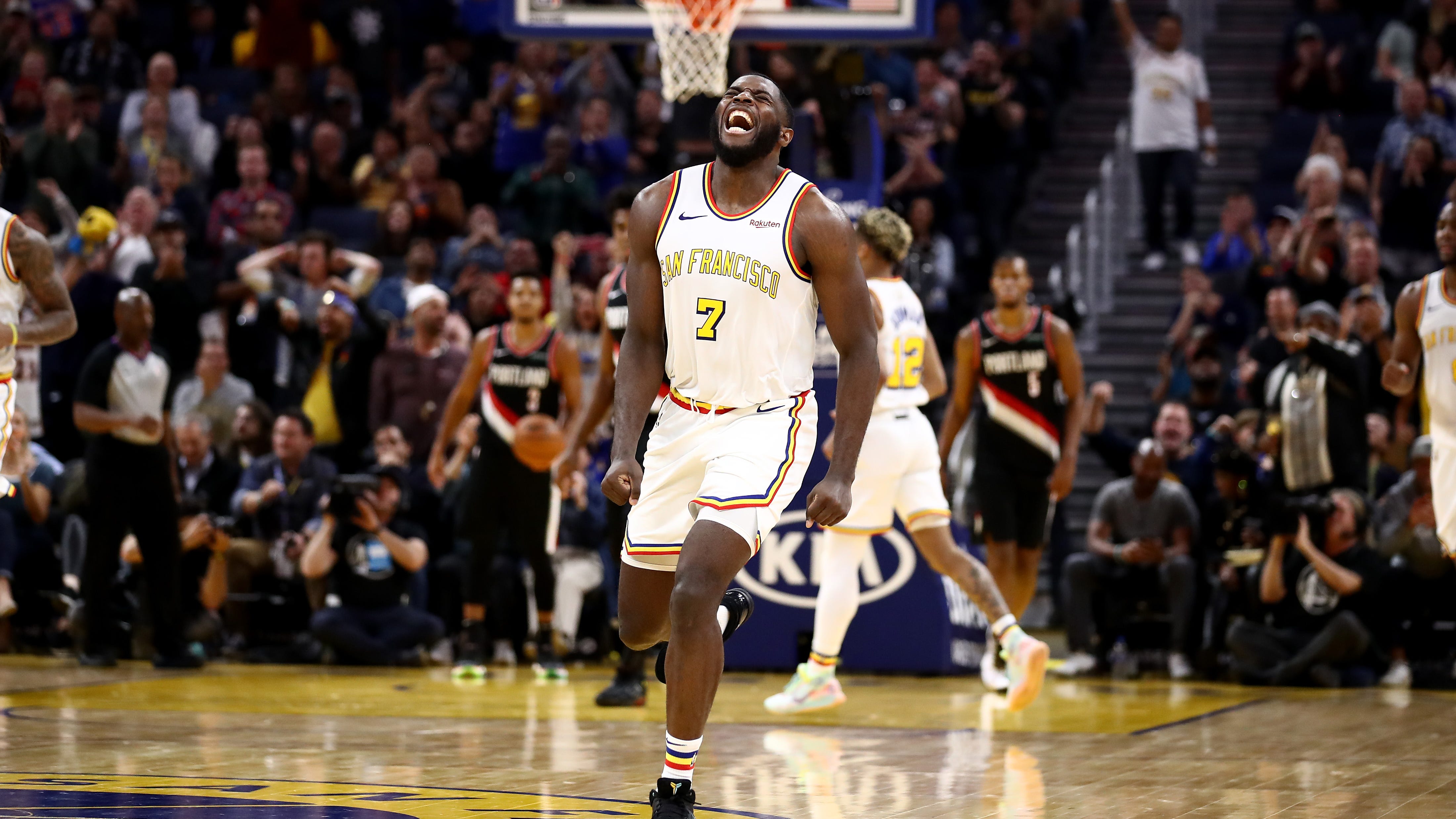 San Francisco lays out indoor events plan: Warriors fans back in stands on April 23