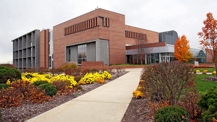 Oakland University police searching for suspect in on-campus sexual assault