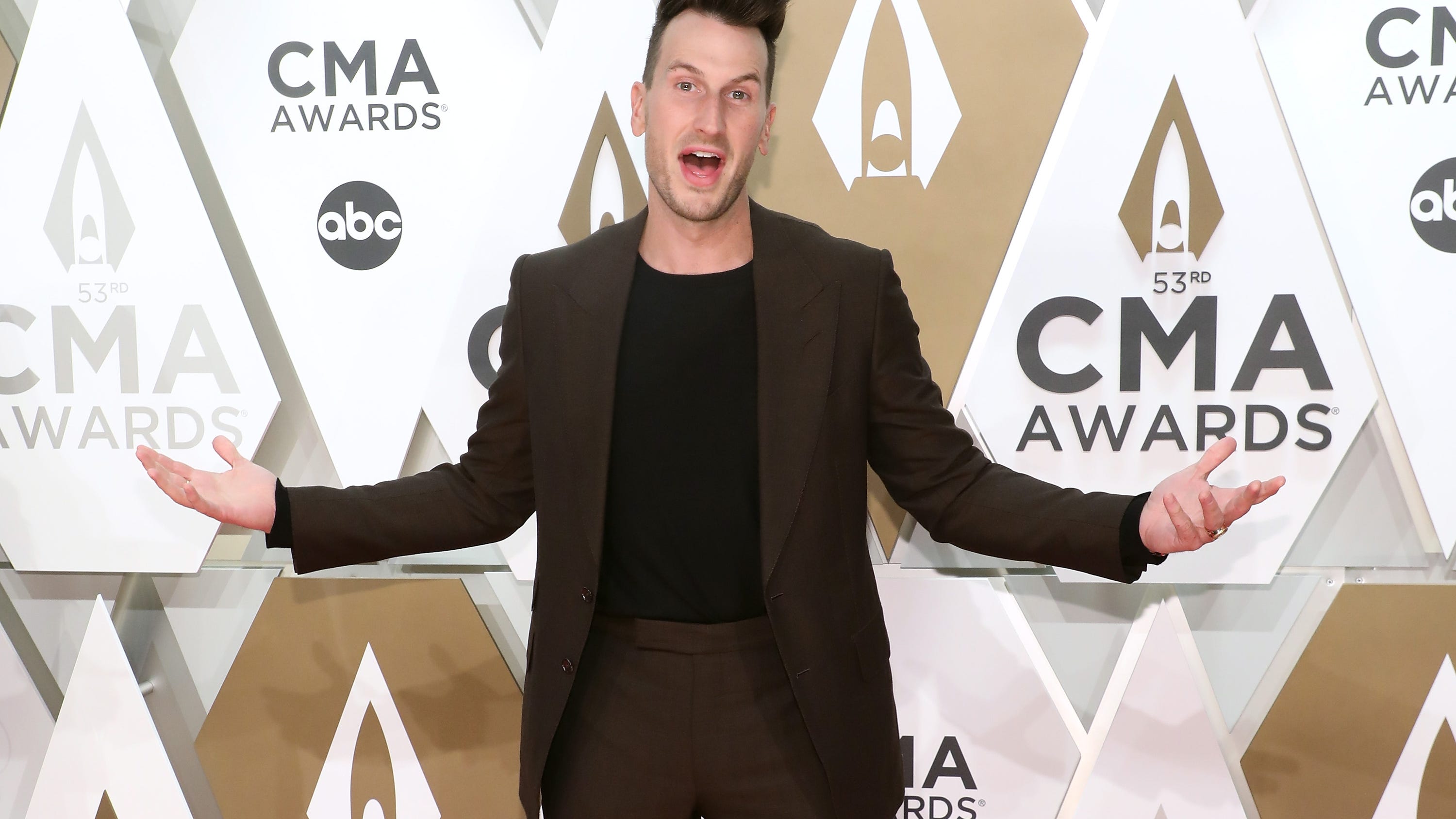 Russell Dickerson tells us that 'Southern Symphony' is an all-encompassing ode to Southern living