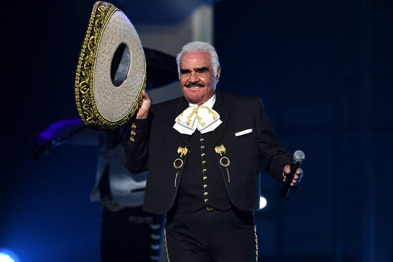 Vicente Fernández actúa en el escenario durante la 20ª edición de los Latin GRAMMY en el MGM Grand Garden Arena el 14 de noviembre de 2019 en Las Vegas, Nevada.