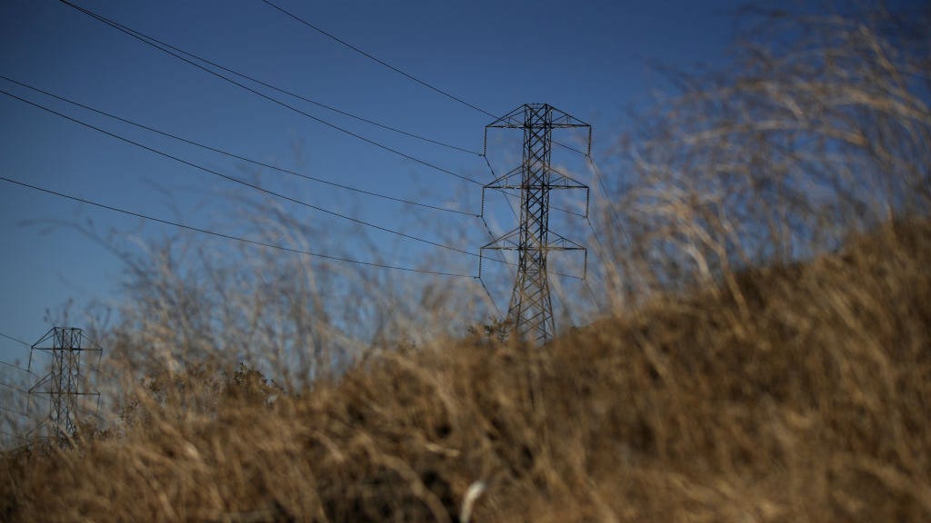 State auditor blasts energy regulators for approving PG&E's deficient fire safety plans