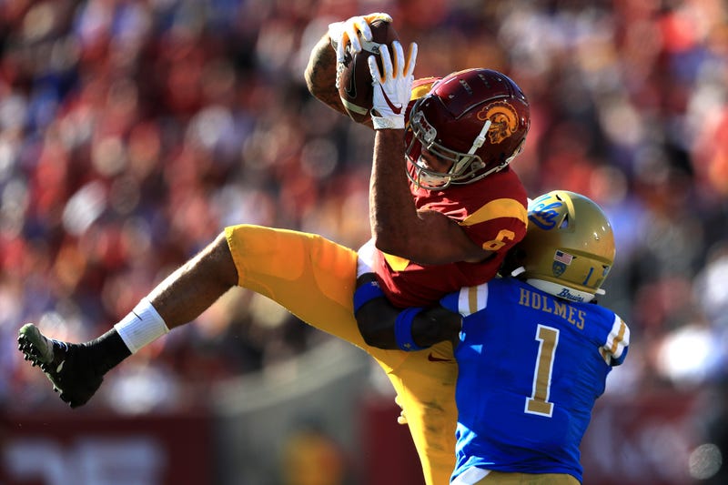 USC's Michael Pittman Jr. catches a ball in traffic