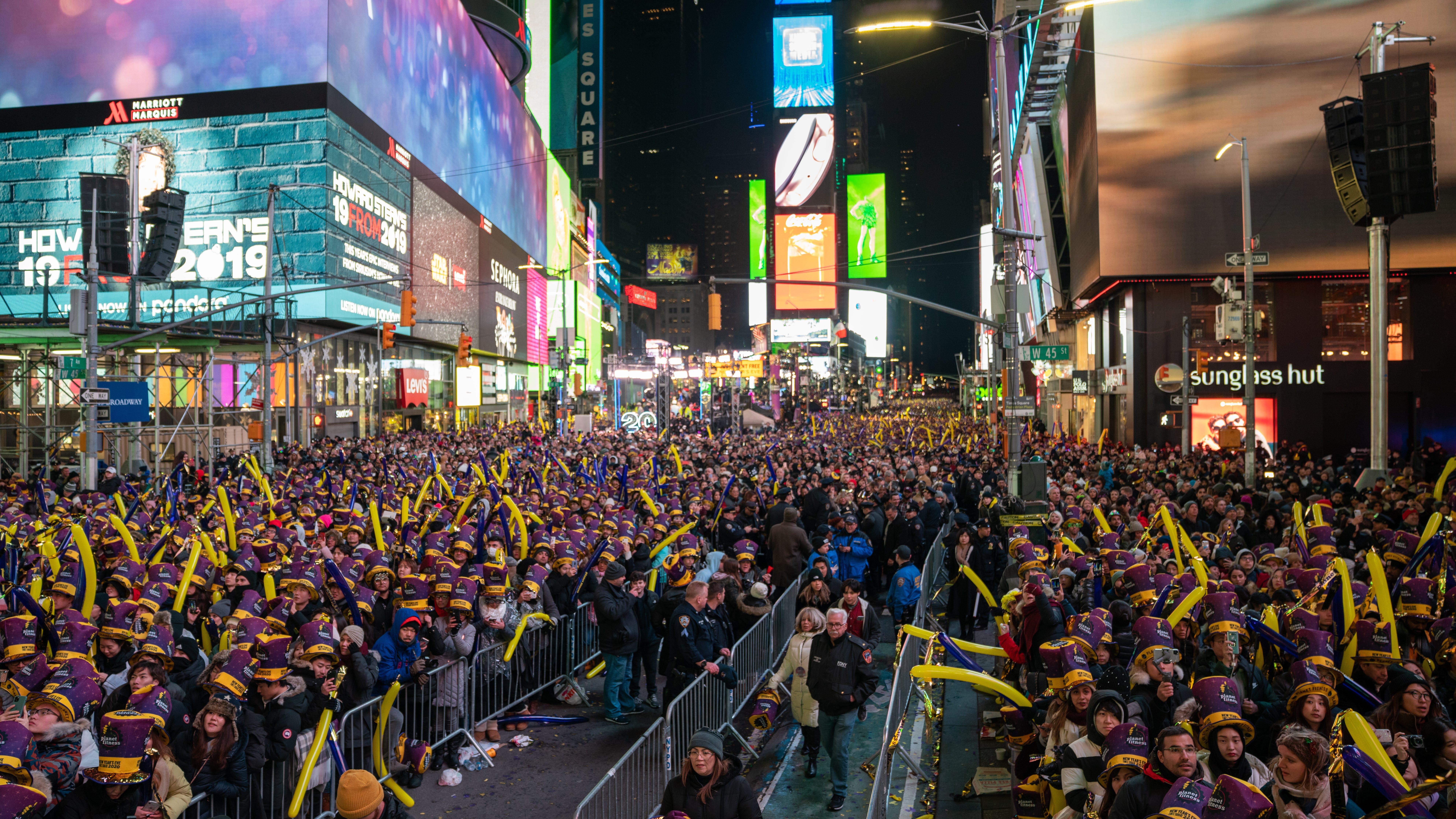 NYC 'continuing with plans' for Times Square New Year's bash amid omicron threat: de Blasio