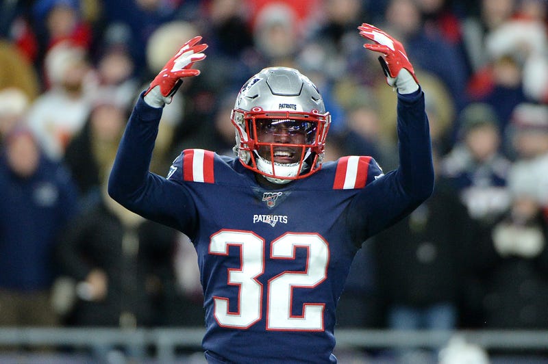 Patriots S Devin McCourty gets the crowd fired up at Gillette Stadium
