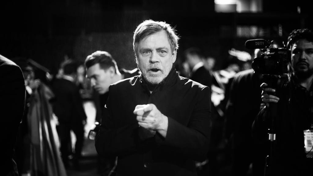 Luke Skywalker is alerting Ukraine to Russian air raids