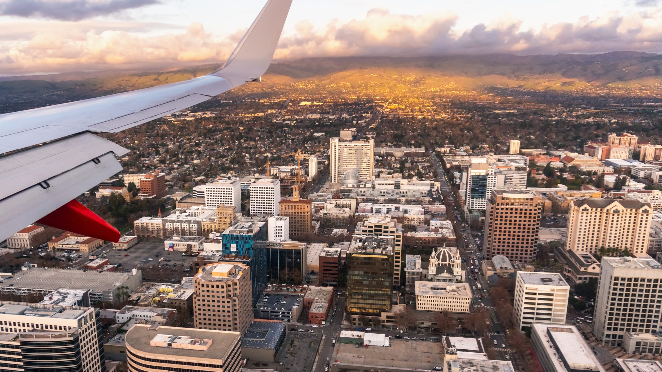 LISTEN: Pilot flying into San Jose goes on expletive-laden, anti-Bay Area rant
