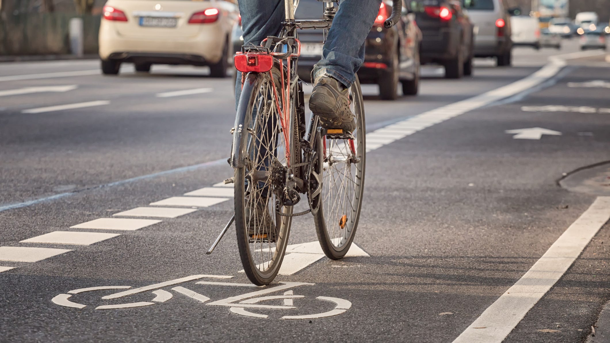 Oakland City Council creates controversy over bike lane vote
