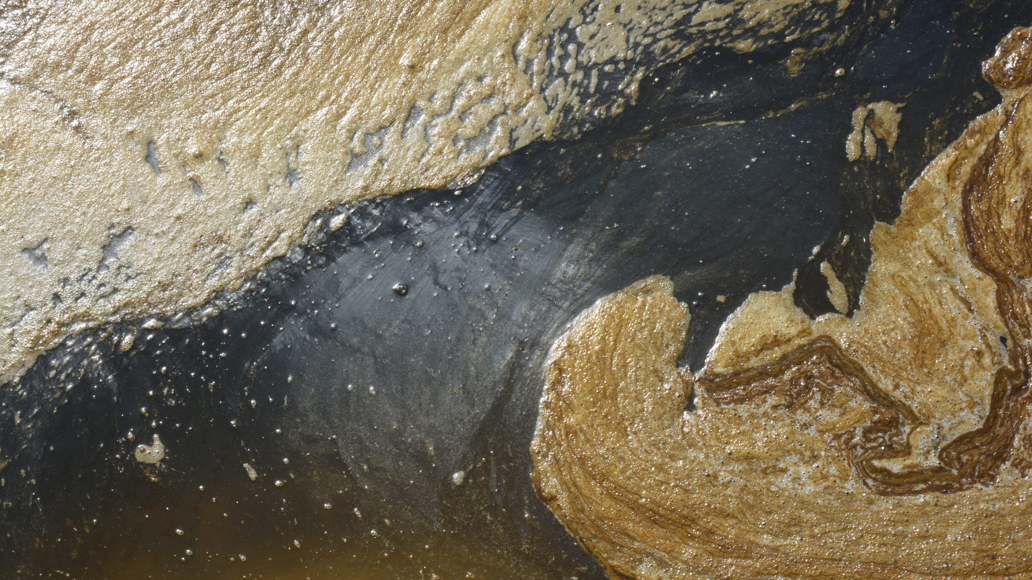 More than 100,000 gallons of raw sewage spills into Arlington's Rush Creek