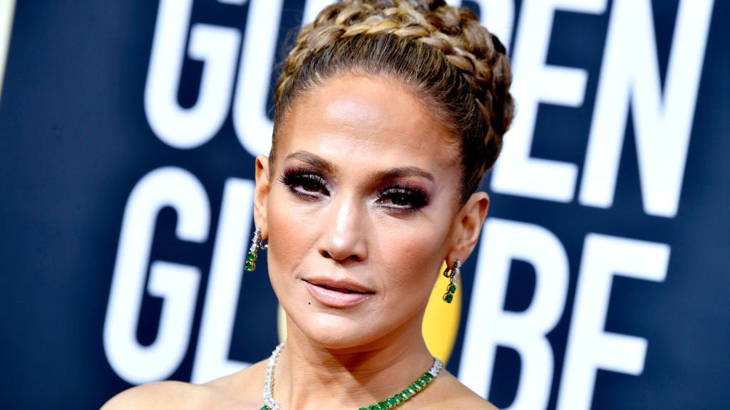 Jennifer Lopez Takes Rehearsal Break for 'Snuggle Time' With Twins