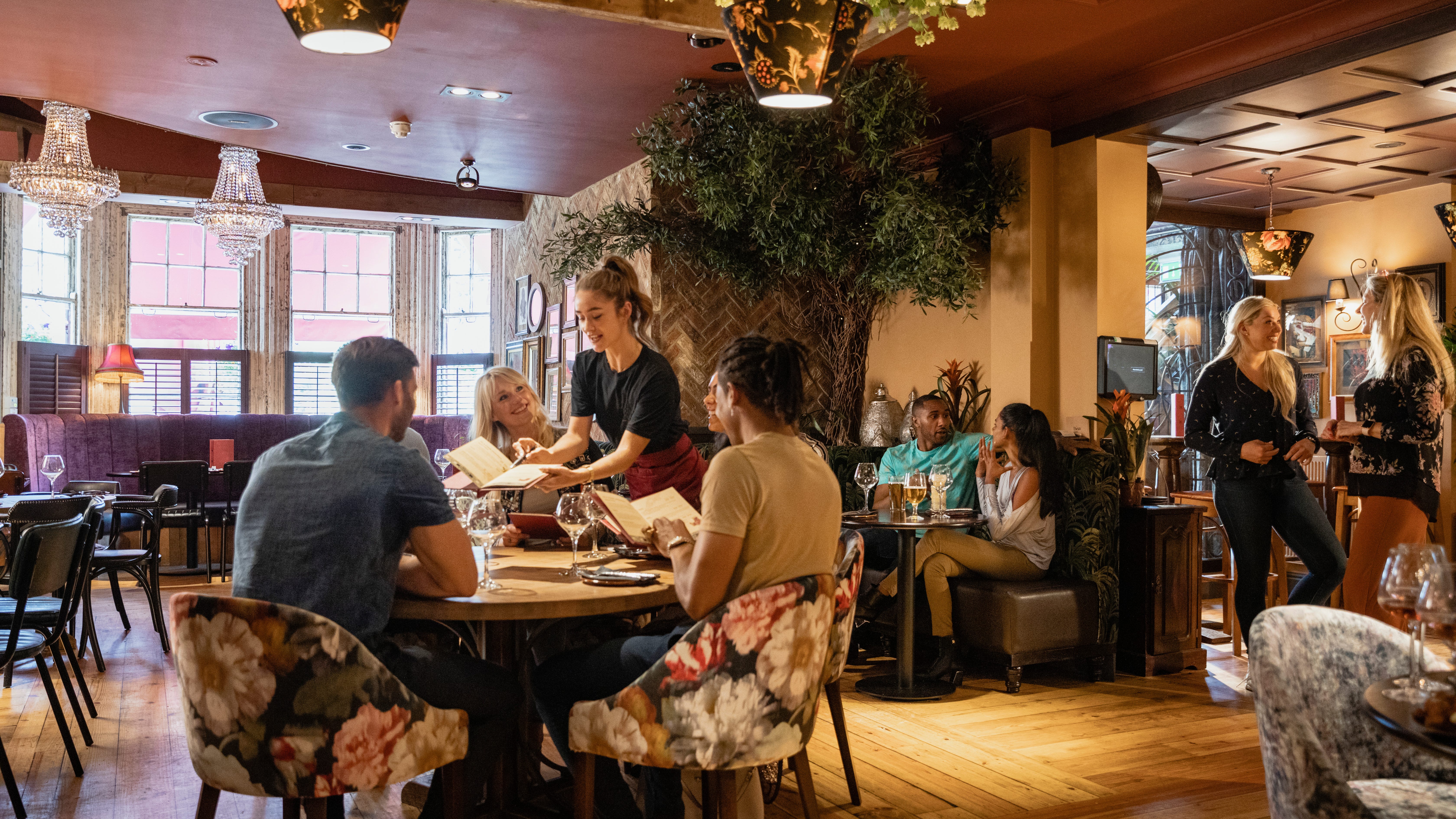 Chicago expands indoor dining to 50% capacity, further eases COVID restrictions