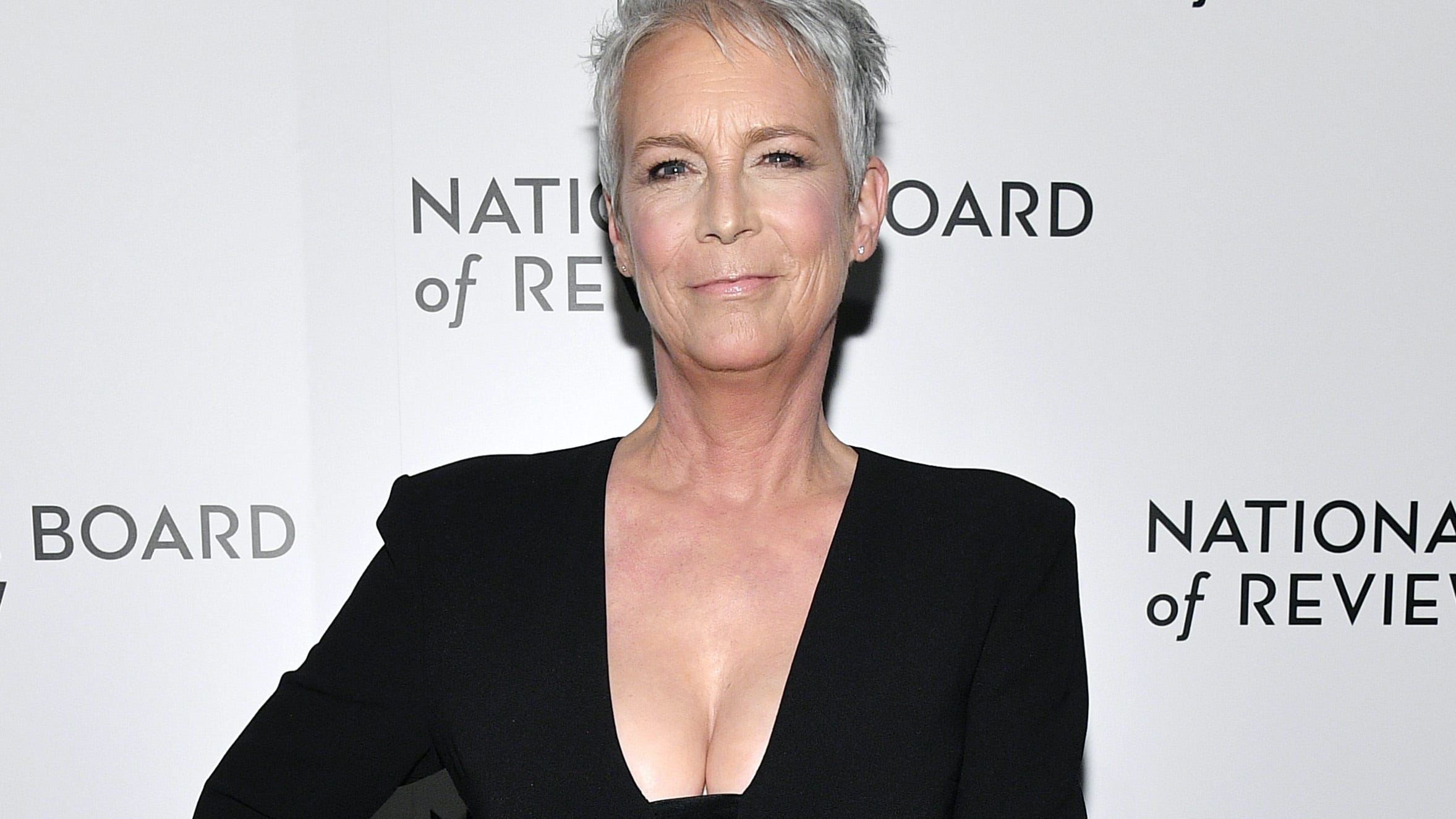 Jamie Lee Curtis, 62, says seeing her famous parents get 'face lifts and neck lifts' was a warning