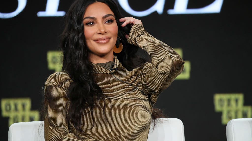 Kim Kardashian roasts Kanye, 'Karens,' and herself on 'Saturday Night Live'