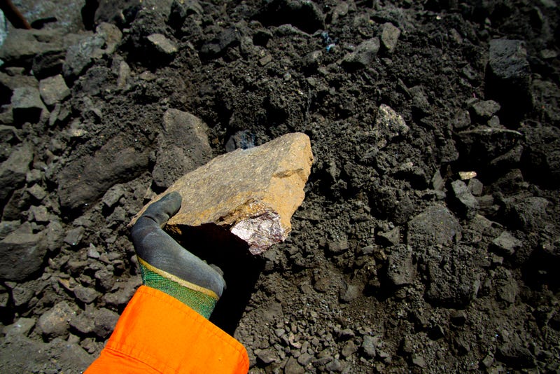 Nickel Mine, Ore