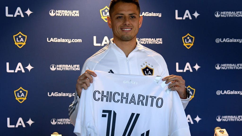 Chicharito Hernández Llora Después de Retirarse ‘del Sueño Europeo’