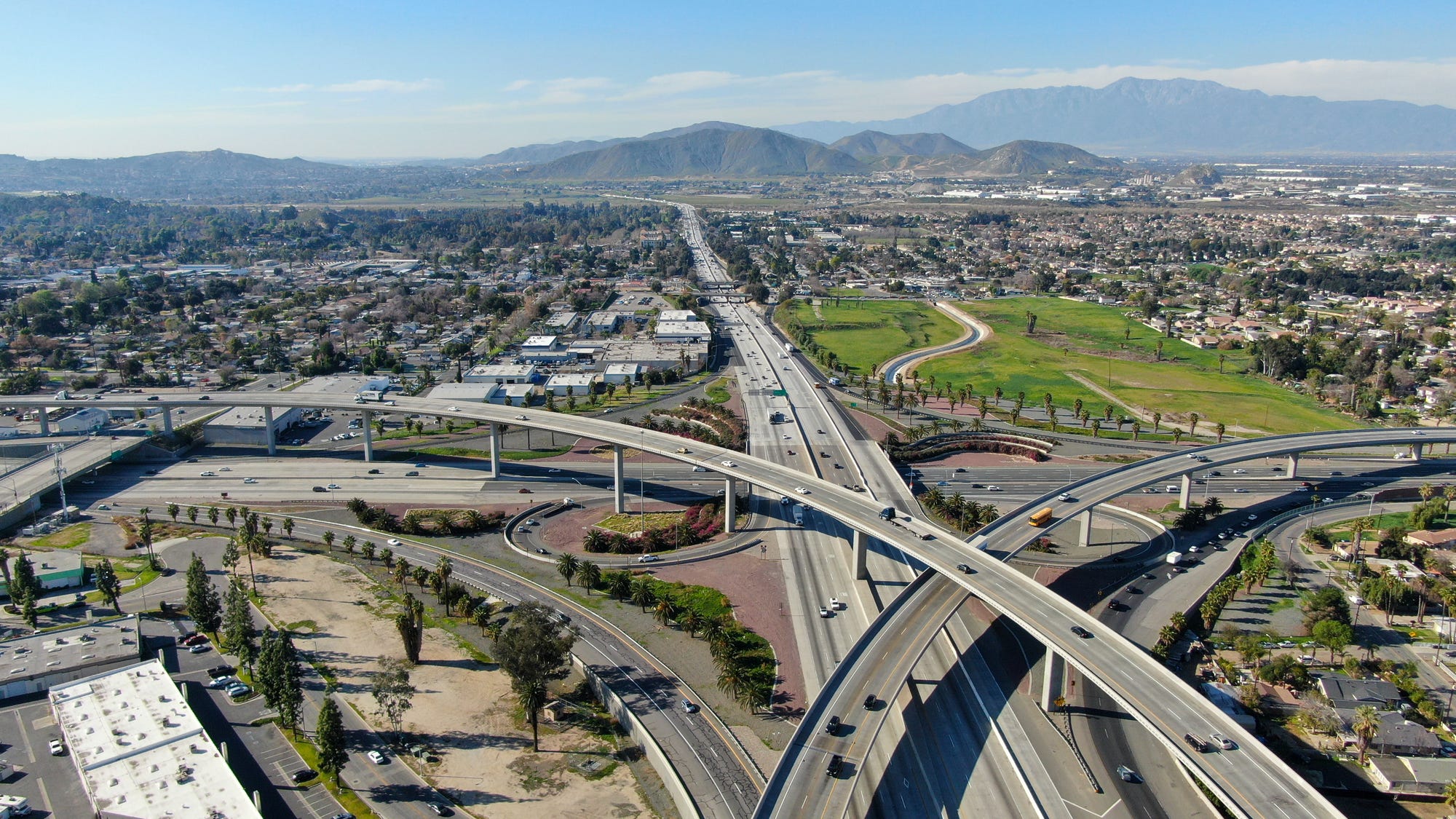 Wrong-way driver kills 2 in crash on 605 Freeway