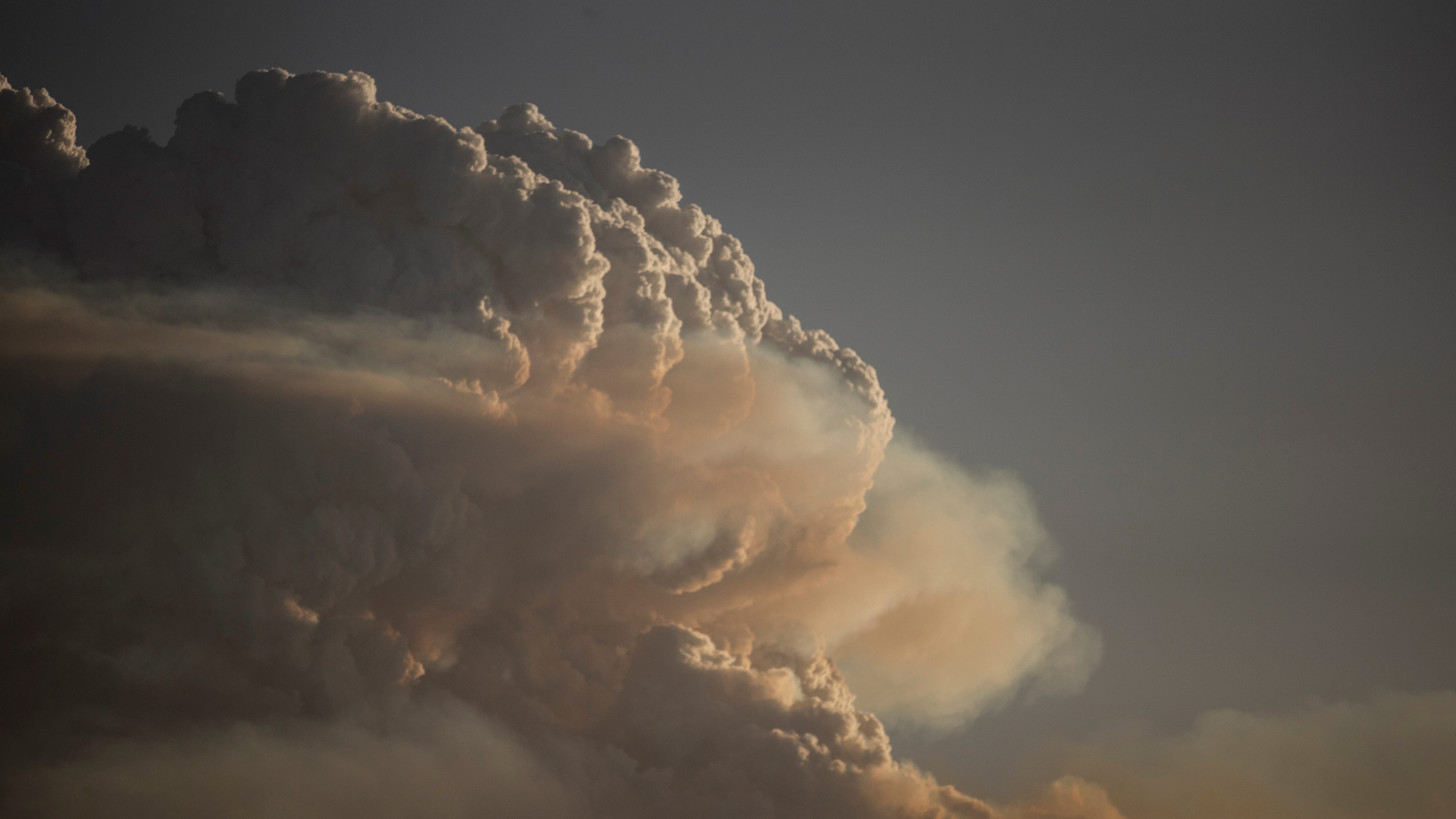 WATCH: 'fire cloud' caused by Minnesota wildfires