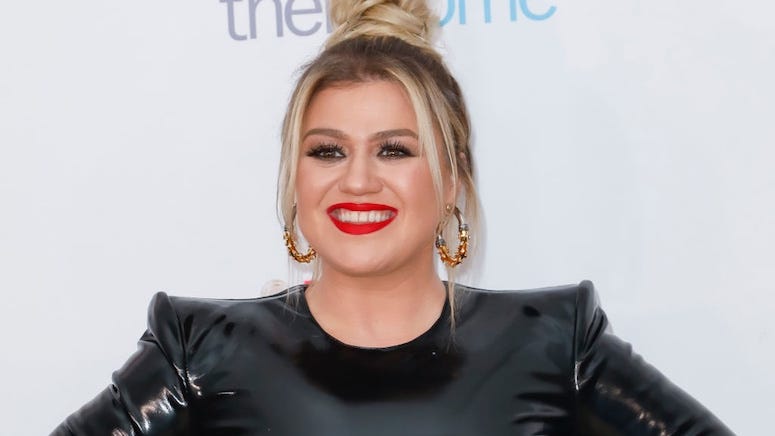 Kelly Clarkson reveals thinking behind 'horrible' divorce: 'This isn't happiness'
