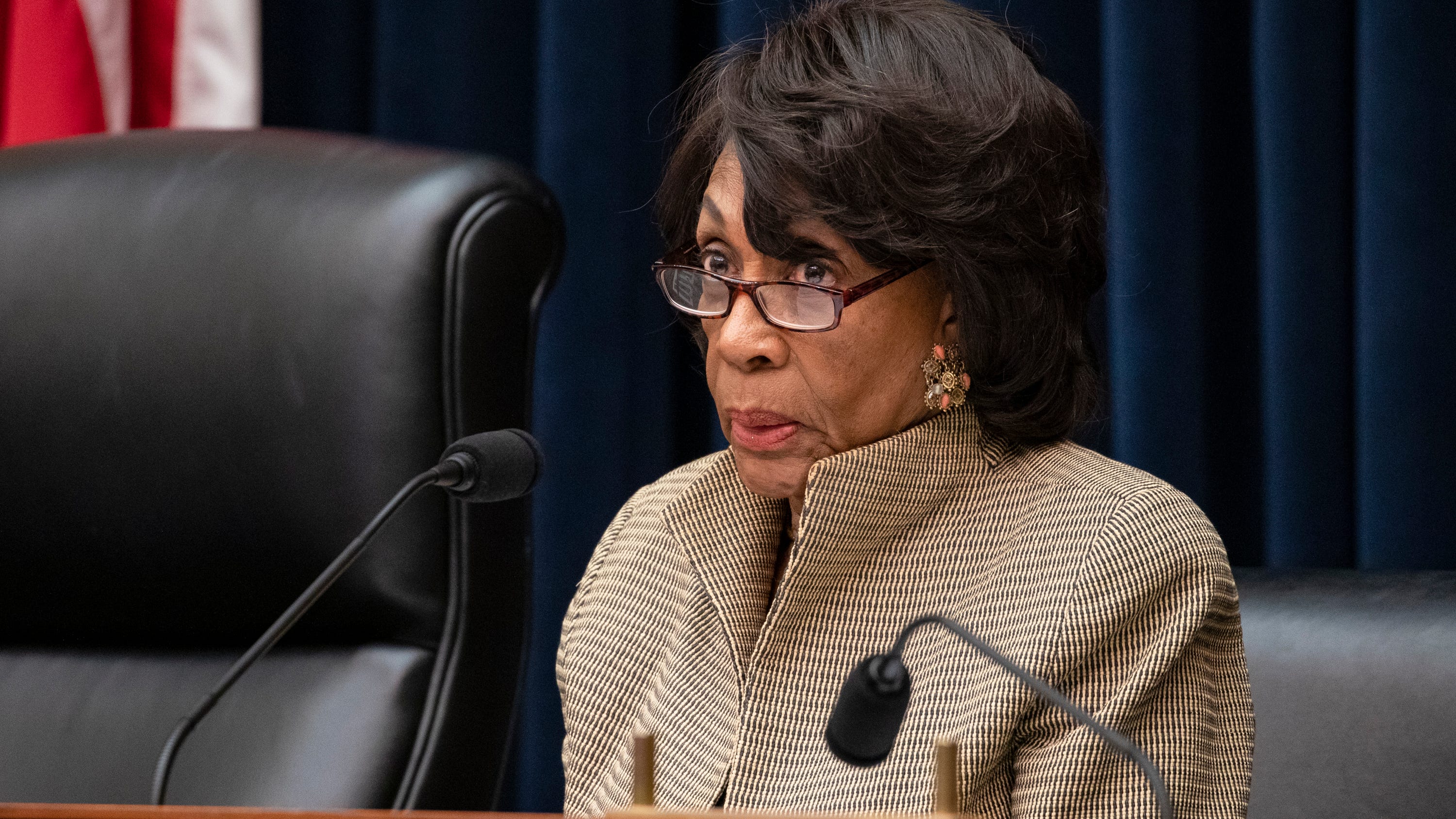 Man charged with making death threats against Maxine Waters pleads not guilty