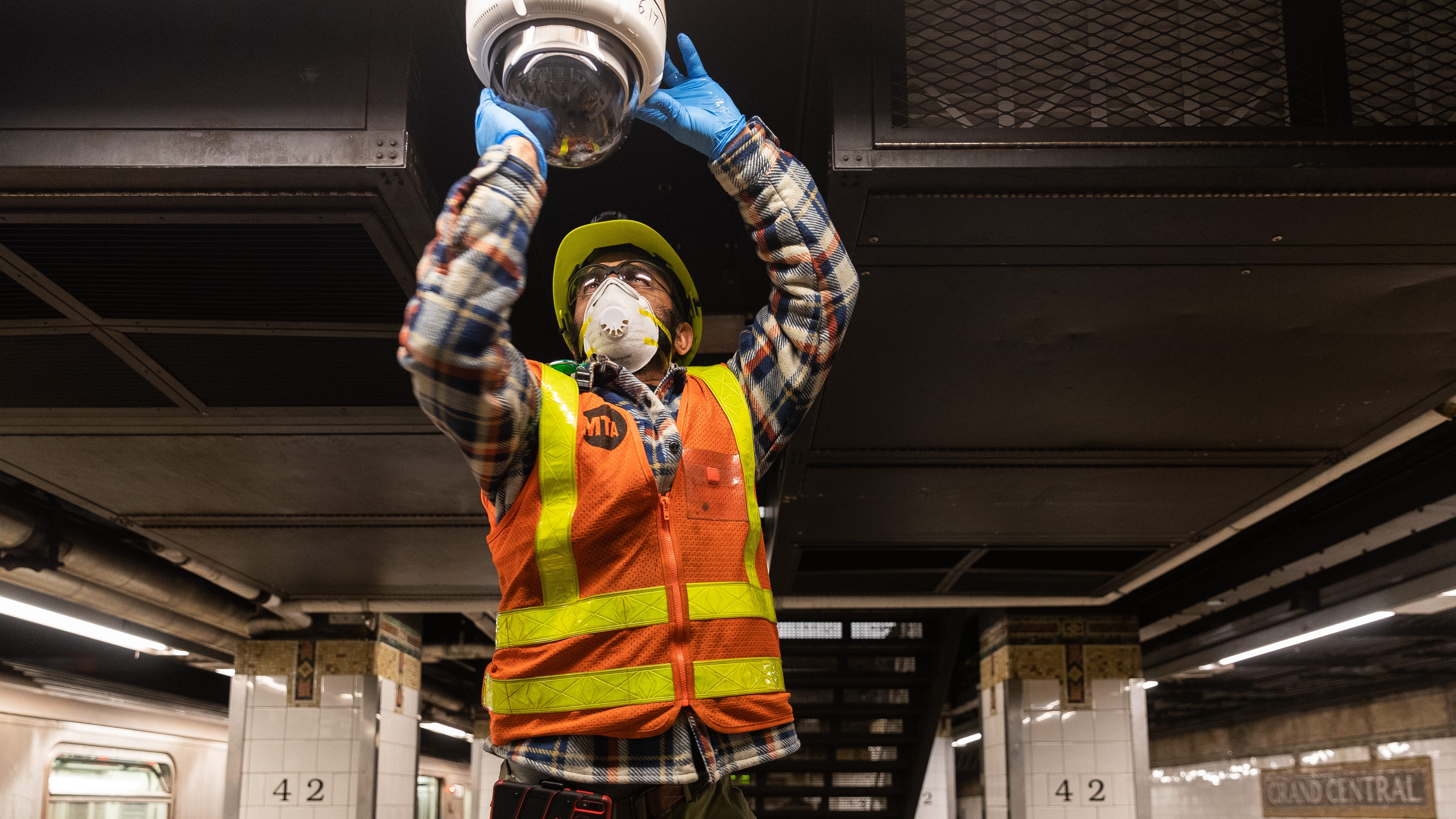 All 472 NYC subway stations now have security cameras: MTA