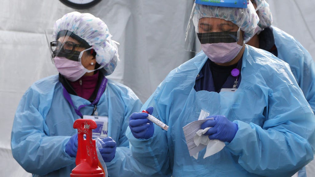 Dozens of vaccinated UCSF hospital workers test positive for COVID-19