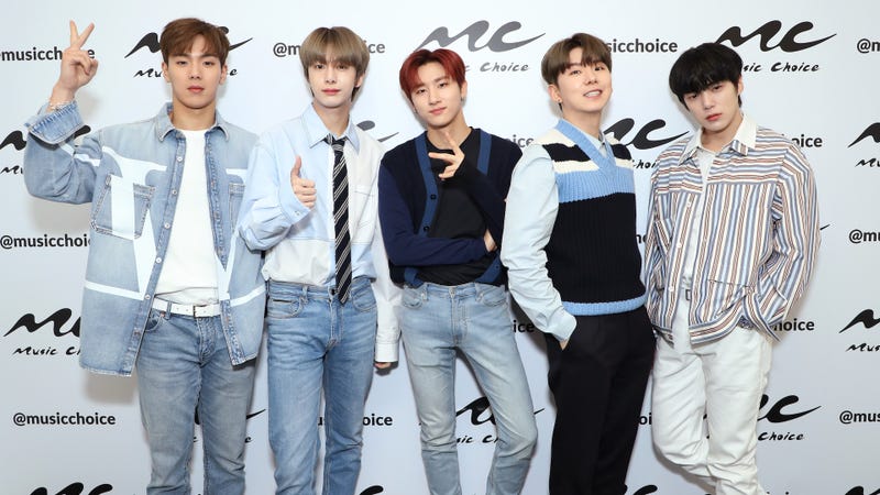 MONSTA X