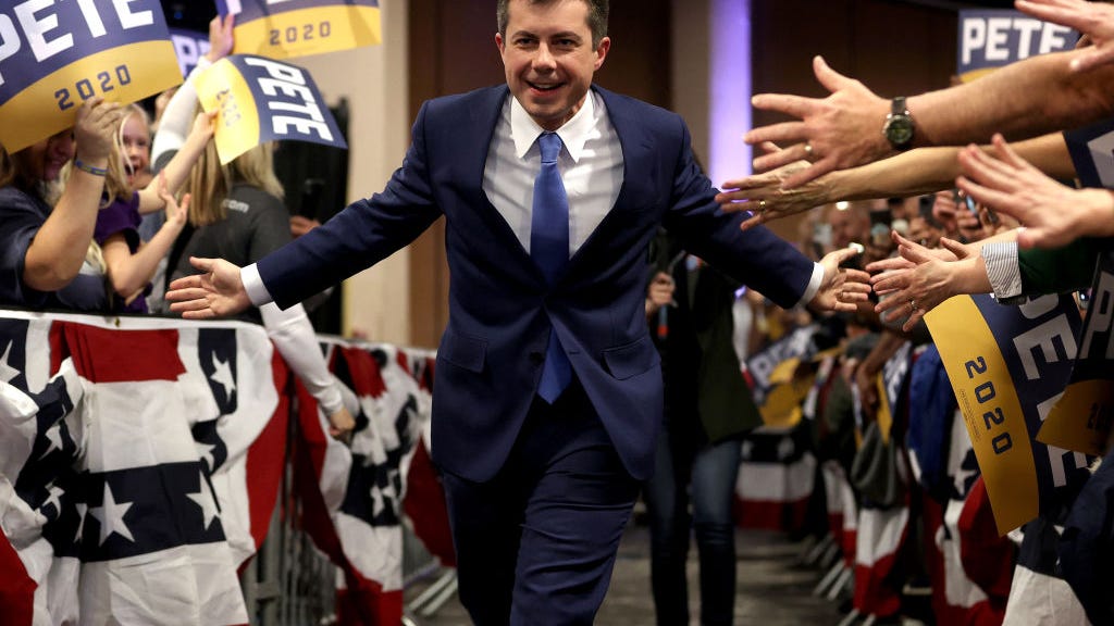 PHOTO: Pete Buttigieg goes for a run shirtless and the internet loses it