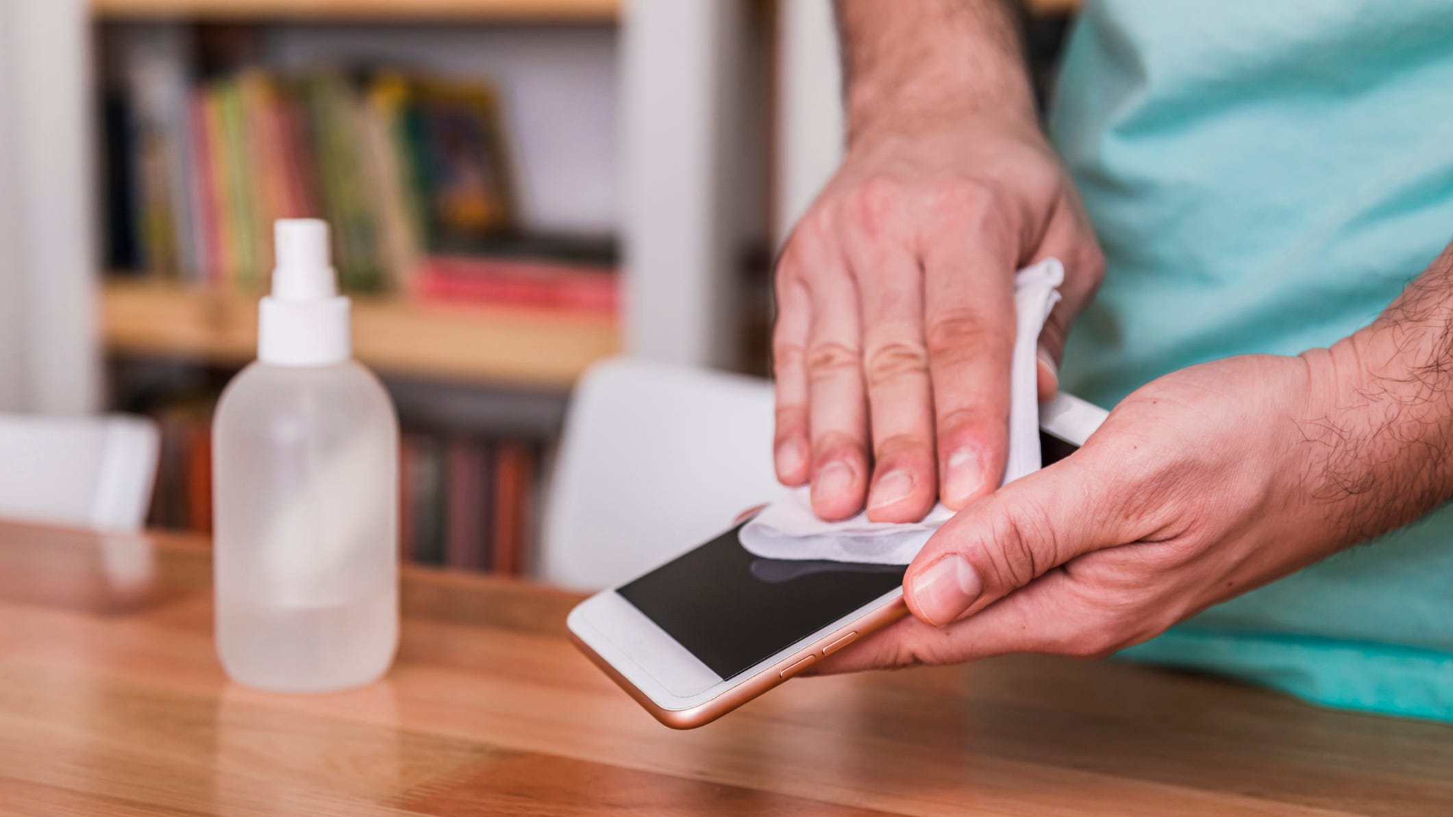 COVID-19 can remain infectious on phone screens, money for nearly a month: Study