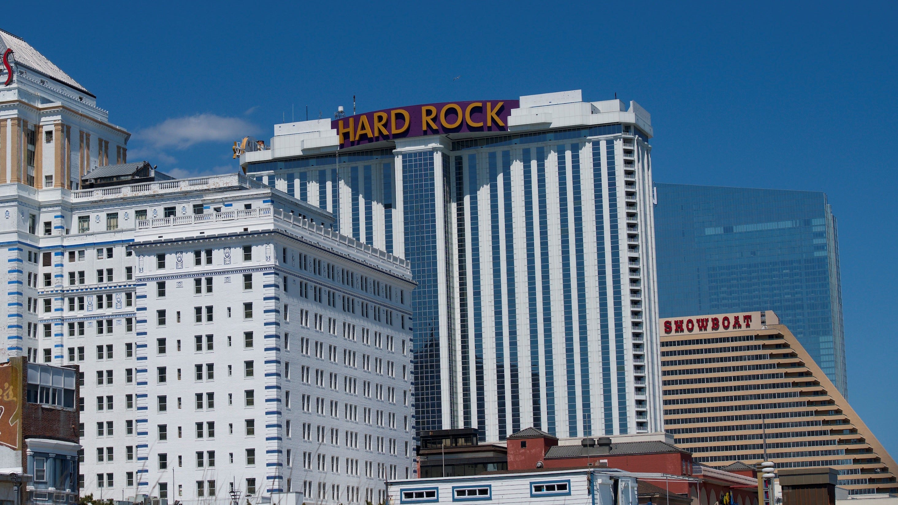 Murphy, Hard Rock boss confer on ‘economic challenges’ of casino smoking ban