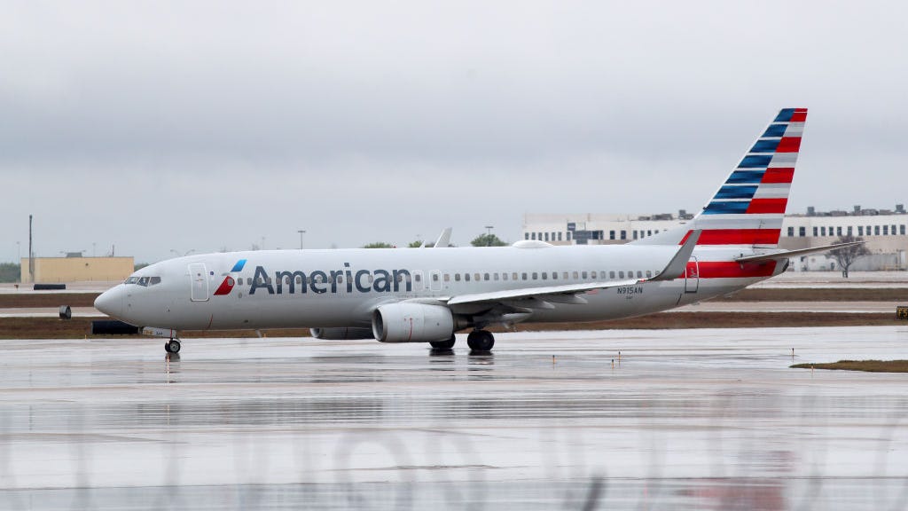American Airlines to Require All Passengers to Wear Masks