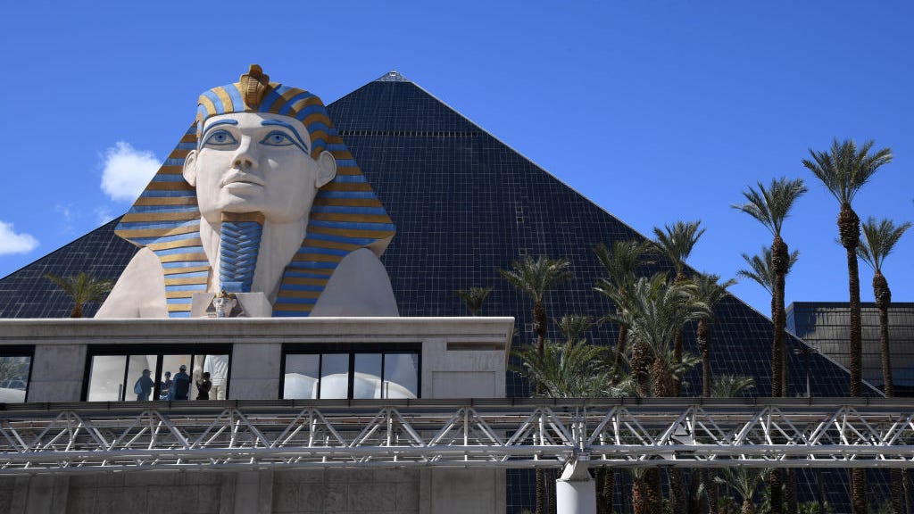 WATCH: 'Dust devil' creates chaos at Luxor pool in Vegas