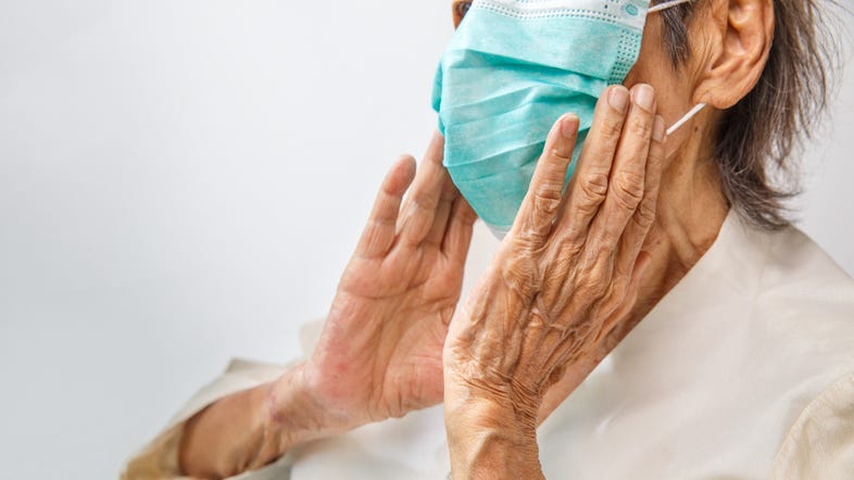 104-year-old woman released from hospital after recovering from COVID and flu