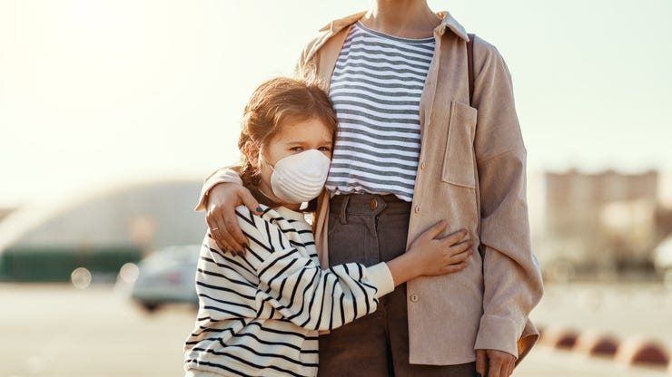Do's and Don'ts of Hugging During a Pandemic