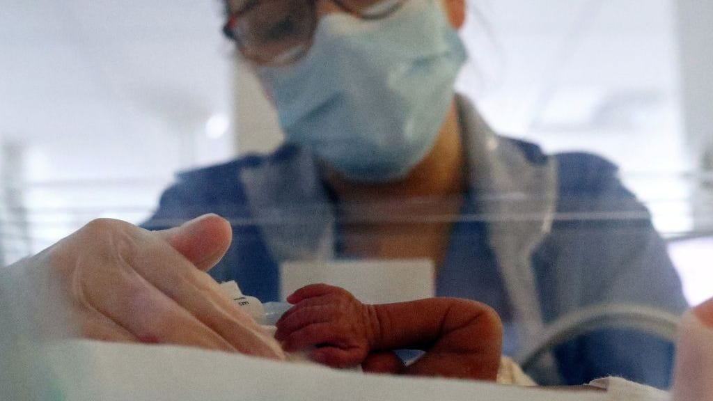 Unvaccinated pregnant mother almost loses life, baby due to COVID-19
